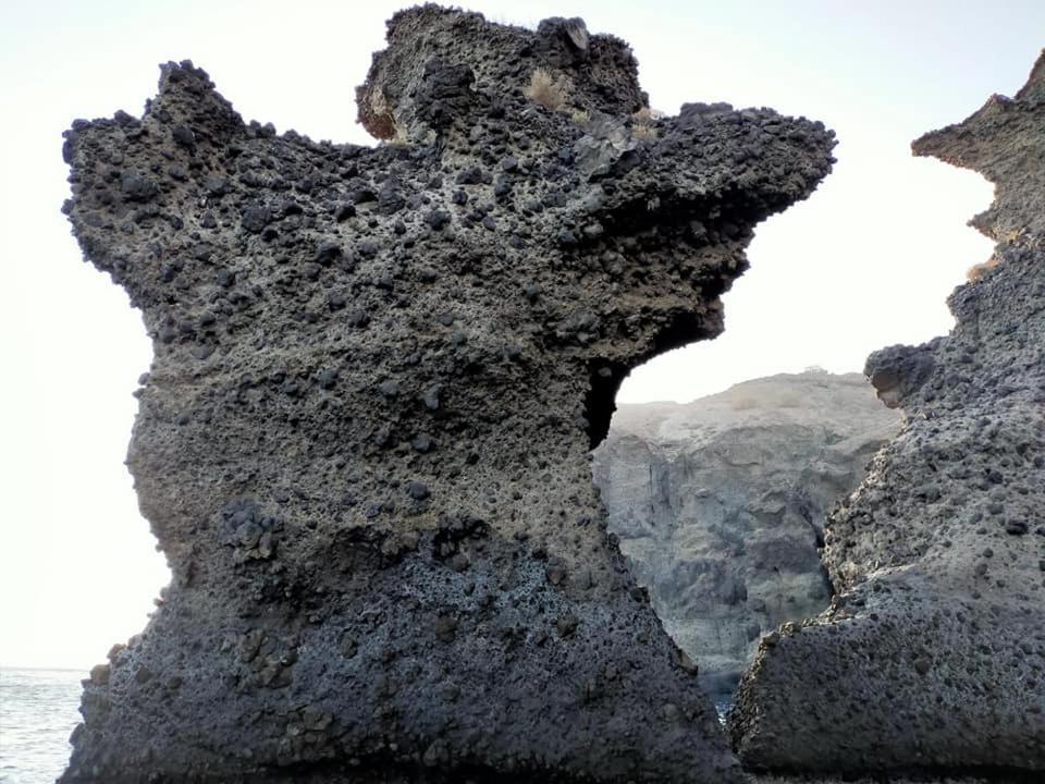 Rodothea And Adams On The Beach, Santorini Monolithos  Bagian luar foto